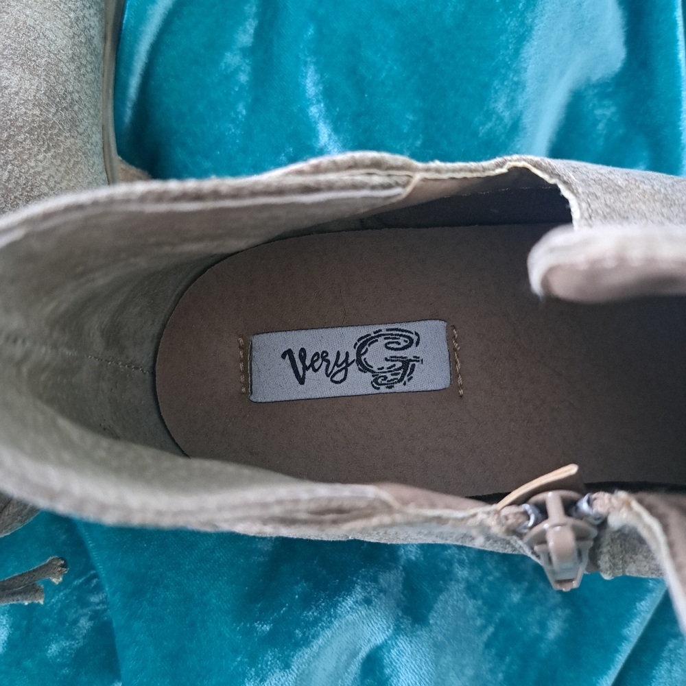 Booties - Picture 5 of 5